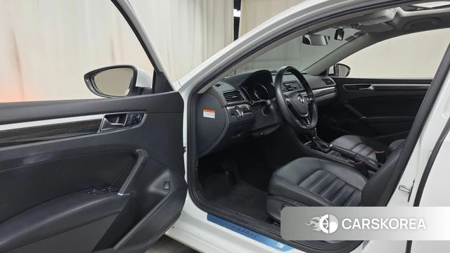 Volkswagen The New Passat id 4638083 из Кореи 31