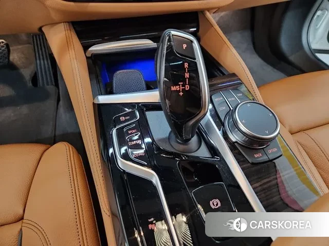 BMW 5 Series (G30) id 3694820 из Кореи 19