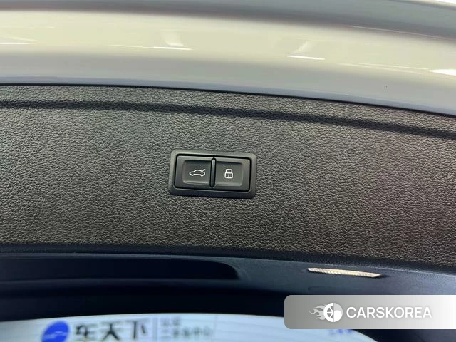 Audi Q5L id 4228521 из Китая 26
