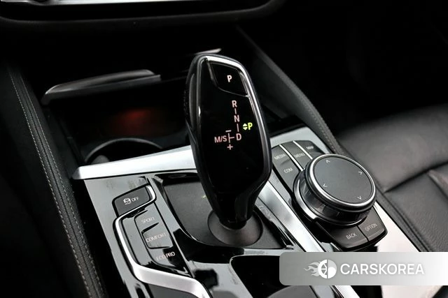 BMW 5 Series (G30) id 4294956 из Кореи 19