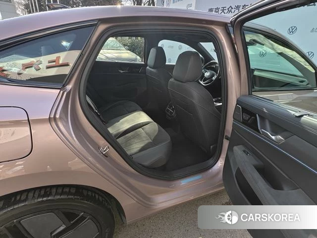 Volkswagen Passat id 4273094 из Китая 9