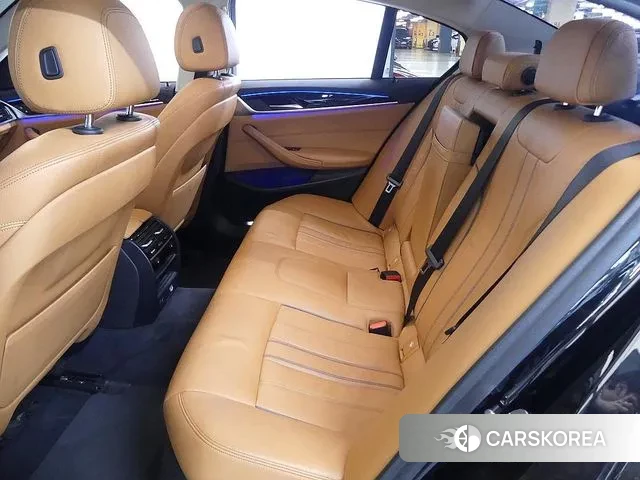 BMW 5 Series (G30) id 3325165 из Кореи 19