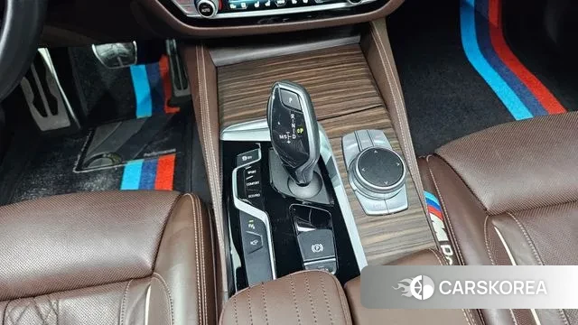 BMW 5 Series (G30) id 3493949 из Кореи 19