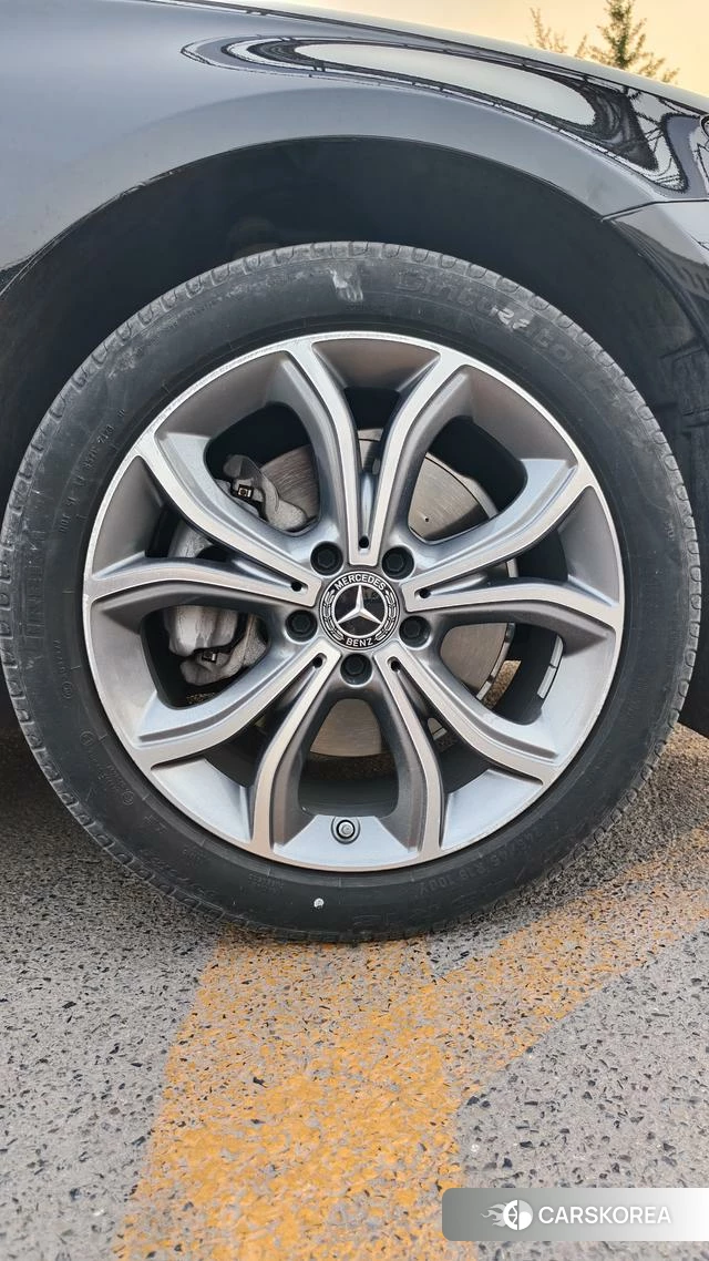 Mercedes-Benz E-class id 4320903 из Китая 16