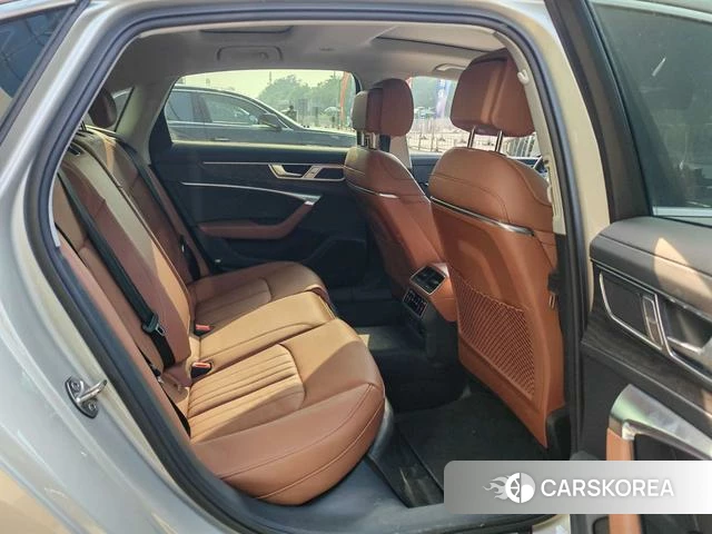 Audi A6L id 4348962 из Китая 14