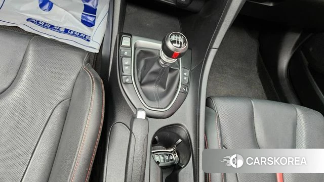 Hyundai Veloster (JS) id 3942578 из Кореи 19