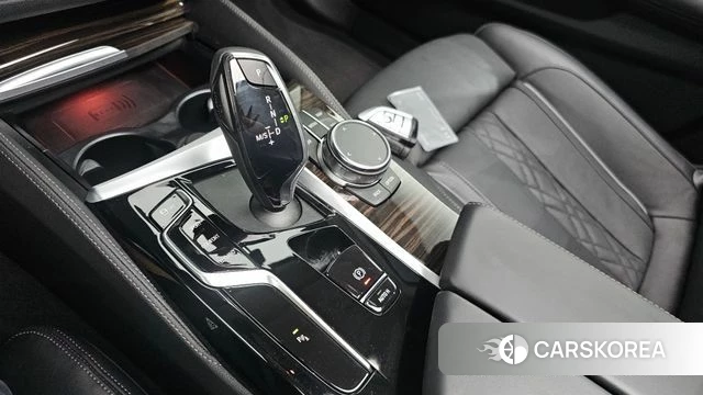 BMW 5 Series (G30) id 4670686 из Кореи 19