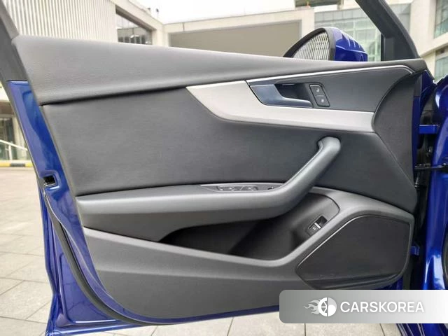 Audi A4L id 3939263 из Китая 15