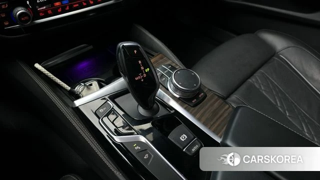 BMW 5 Series (G30) id 3808358 из Кореи 19