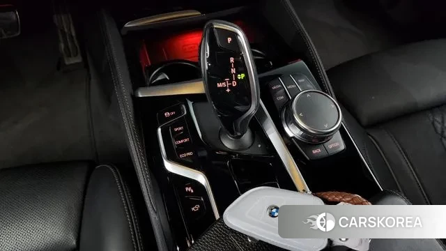 BMW 5 Series (G30) id 3212684 из Кореи 19