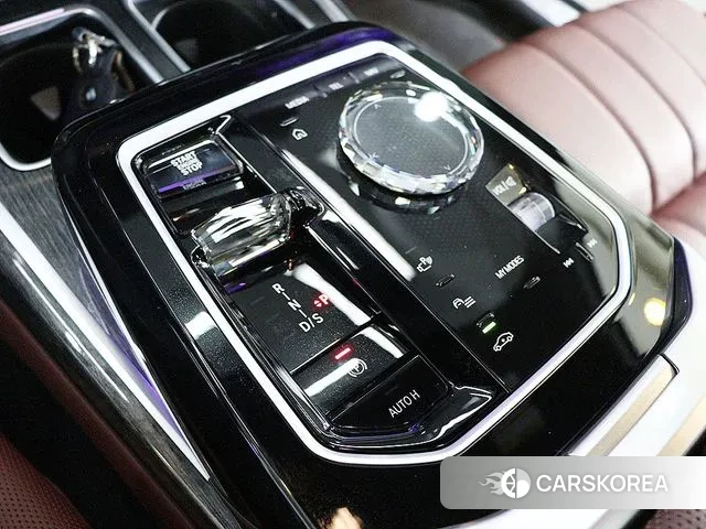 BMW 7 Series (G70) id 2884142 из Кореи 19