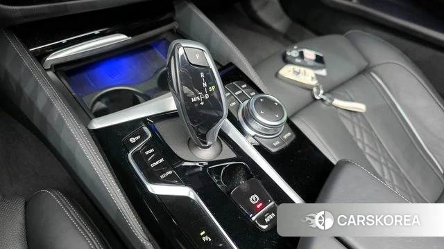 BMW 5 Series (G30) id 3877927 из Кореи 19