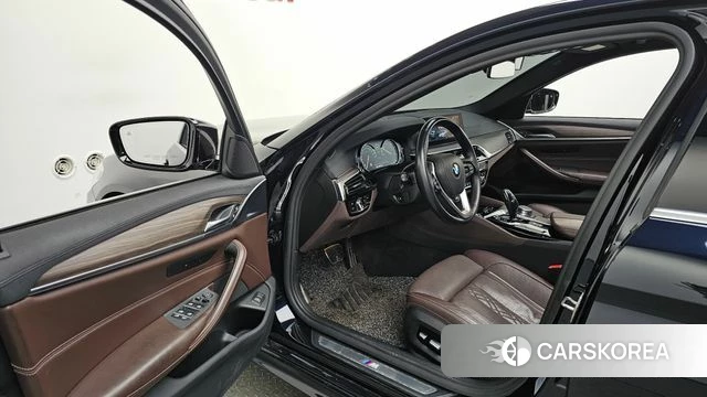 BMW 5 Series (G30) id 3845886 из Кореи 19