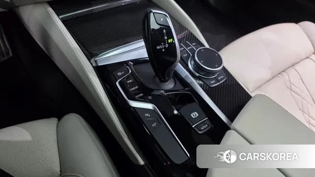 BMW 5 Series (G30) id 3698094 из Кореи 19