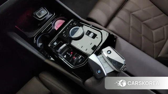 BMW 5 Series (G60) id 3669948 из Кореи 19