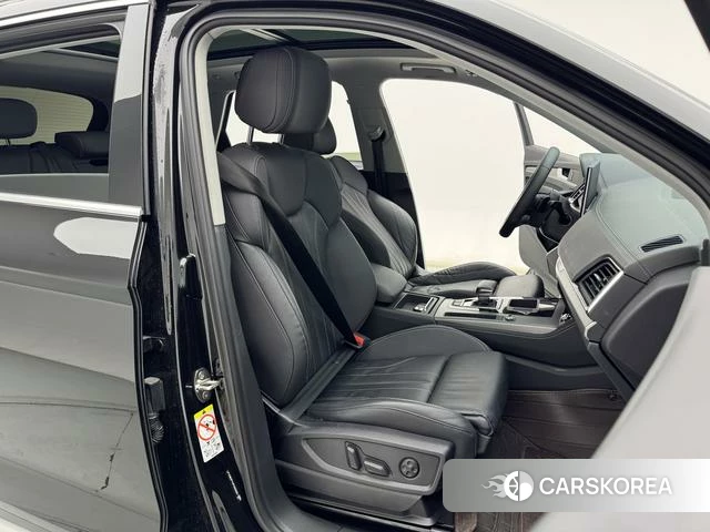 Audi Q5L id 3927064 из Китая 27