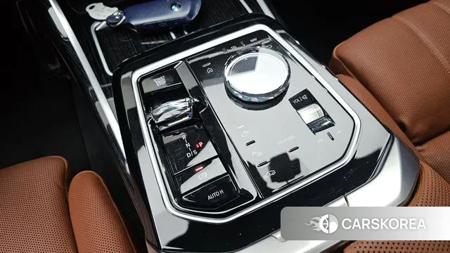 BMW 7 Series (G70) id 3663897 из Кореи 19