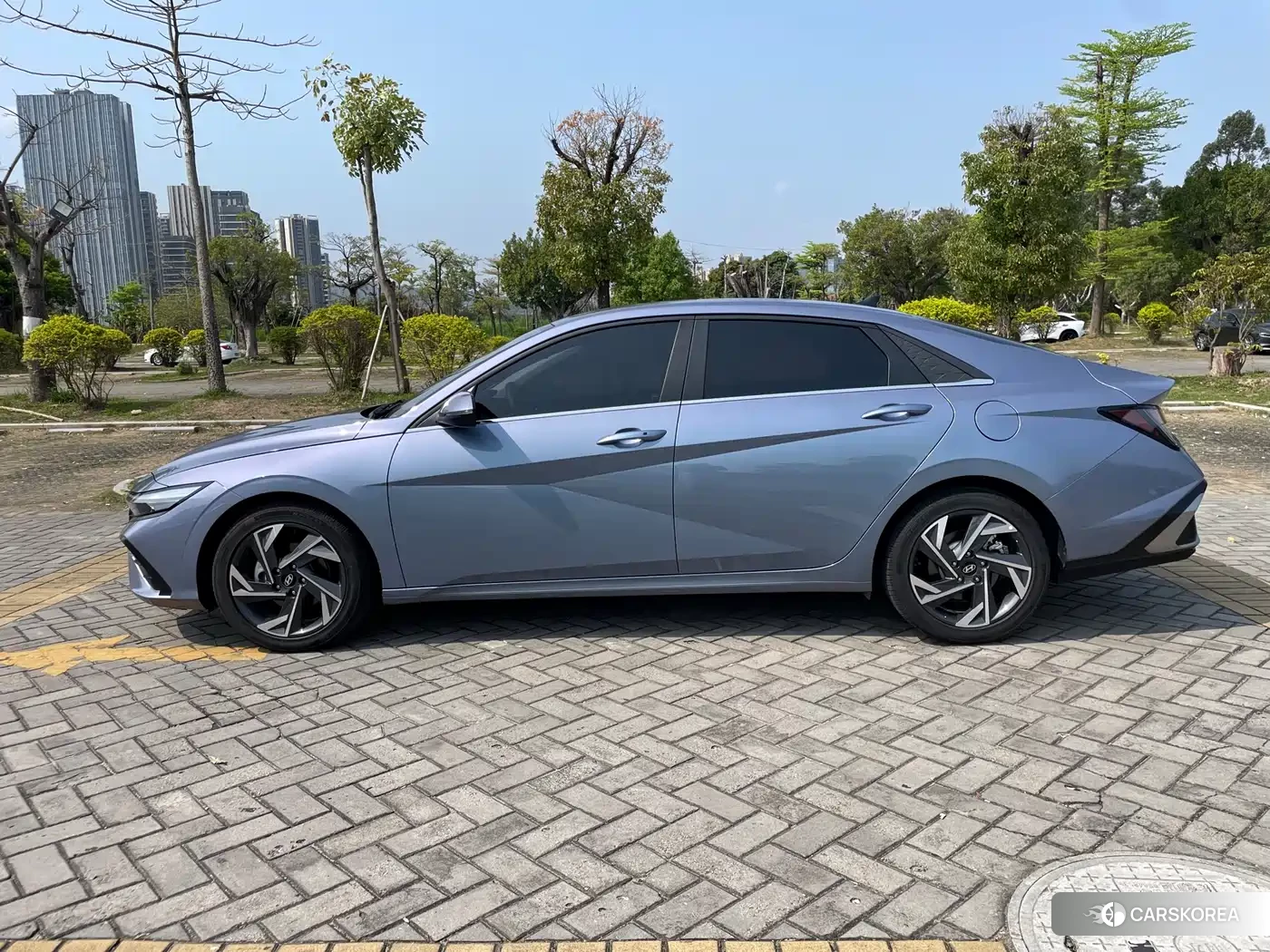 Hyundai Elantra id 4576551 из Китая 23