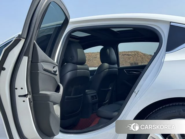 Cadillac CT5 id 4209318 из Китая 17