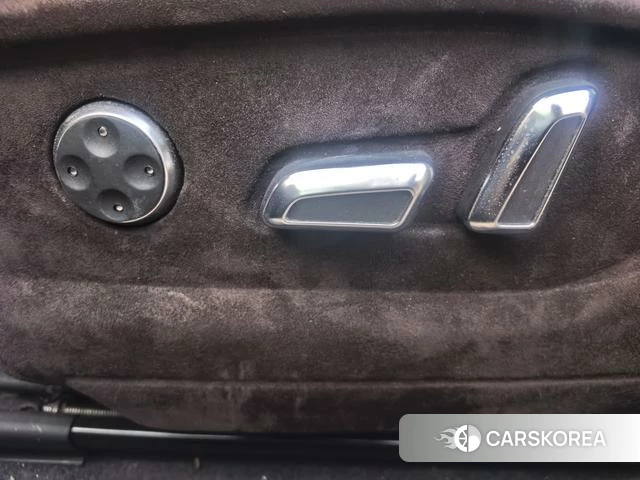 Audi Q2L id 4218675 из Китая 13