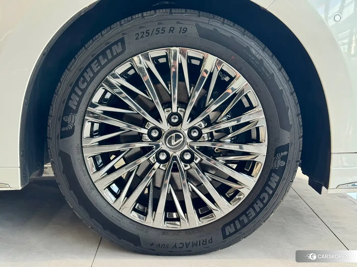Lexus LM id 4674540 из Китая 17