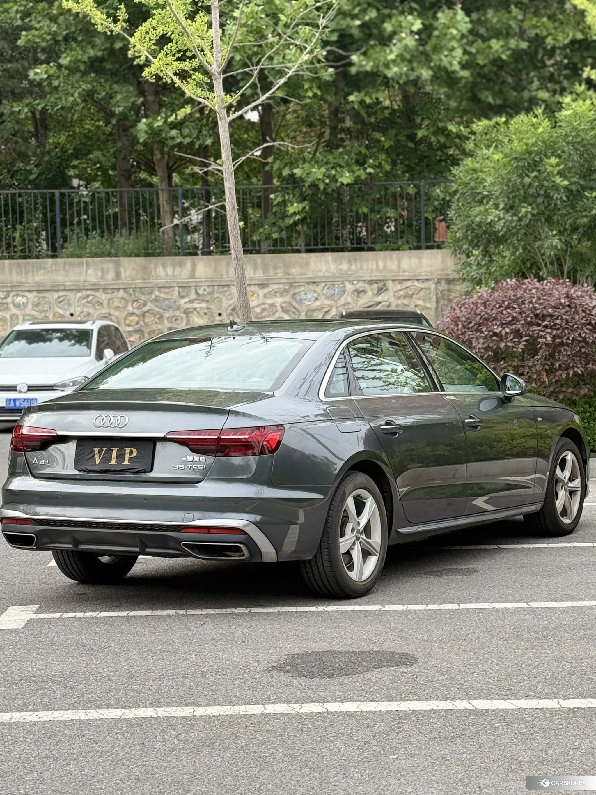 Audi A4L id 4486115 из Китая 9