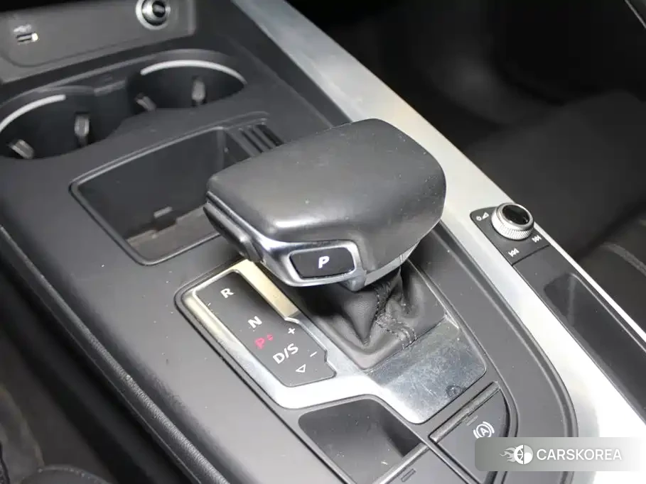 Audi A4L id 4674534 из Китая 14