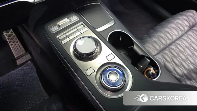 Genesis GV70 id 3701732 из Кореи 19