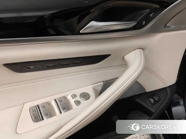 BMW 5 Series (G30) id 3577636 из Кореи 19