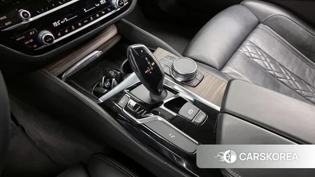 BMW 5 Series (G30) id 3413262 из Кореи 19