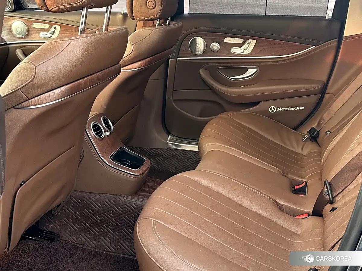 Mercedes-Benz E-Class id 4601955 из Китая 9