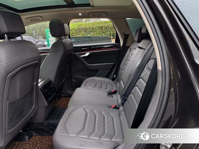 Volkswagen Touareg id 4277672 из Китая 9