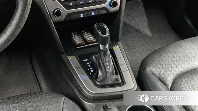 Hyundai Avante AD id 3656757 из Кореи 18