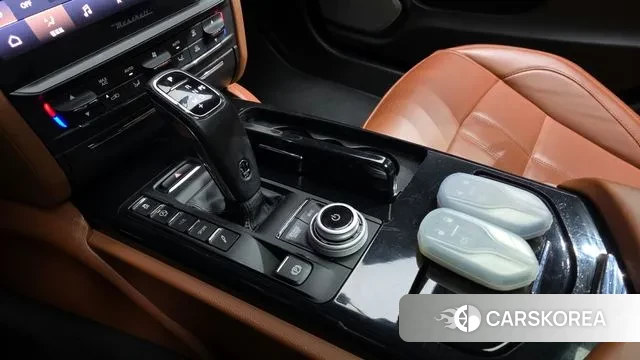 Maserati Quattroporte id 3539258 из Кореи 19