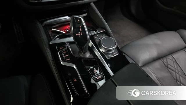 BMW 5 Series (G30) id 4692340 из Кореи 19