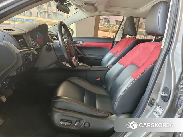 Lexus CT id 4272680 из Китая 20