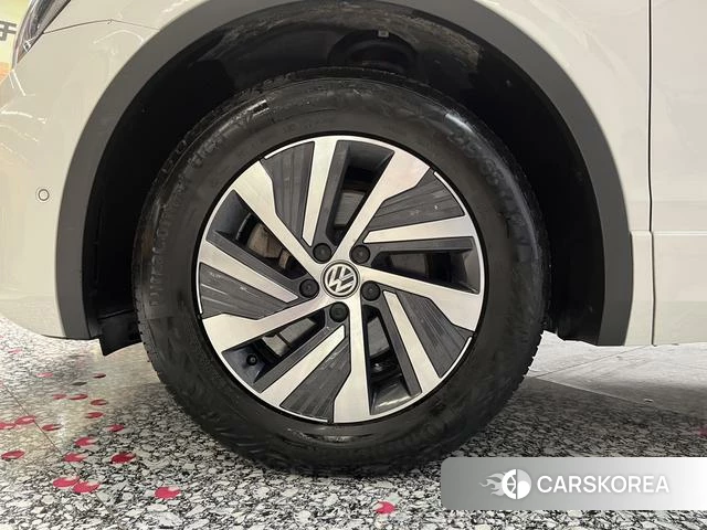 Volkswagen Tiguan L PHEV id 4399808 из Китая 17