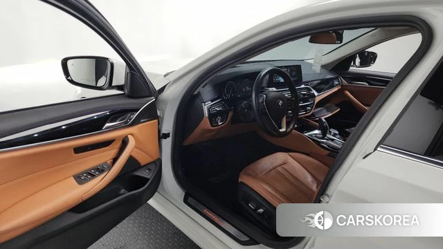 BMW 5 Series (G30) id 3917190 из Кореи 19