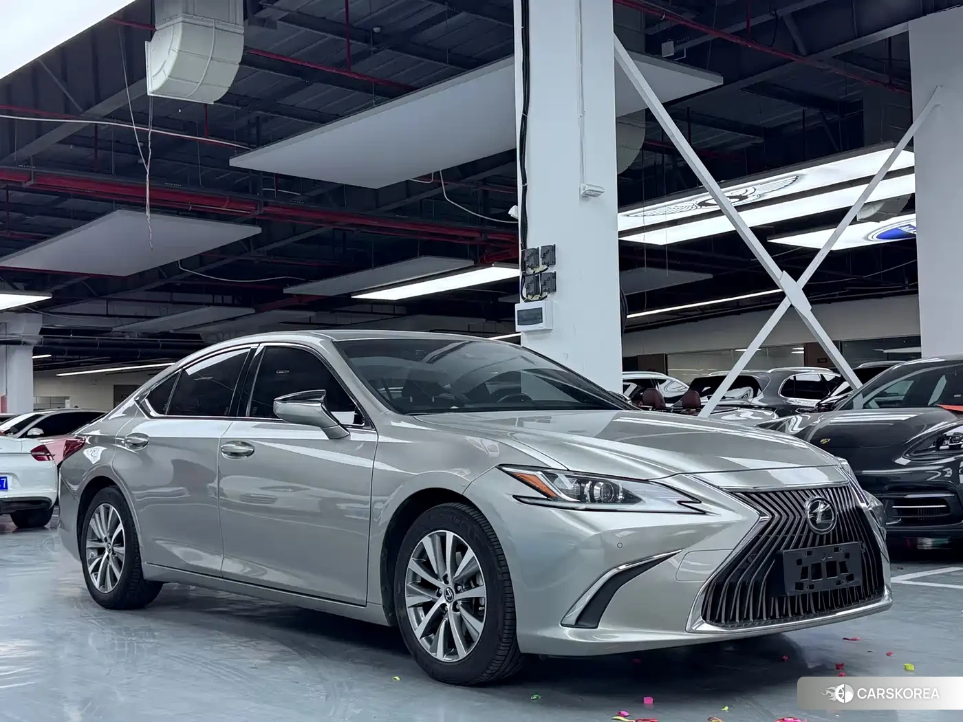 Lexus ES id 4565394 из Китая 20