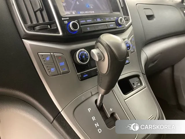 Hyundai The New Grand Starex id 3703599 из Кореи 19