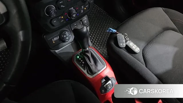 Jeep Renegade id 3672582 из Кореи 19