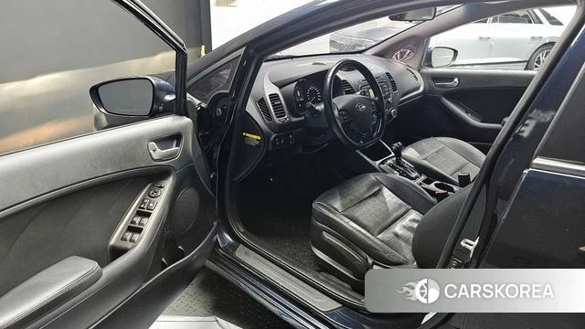 Kia The New K3 id 3894312 из Кореи 19