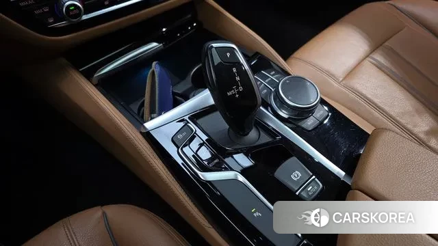 BMW 5 Series (G30) id 3307686 из Кореи 19