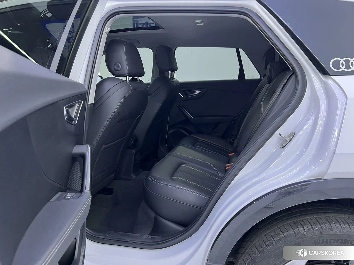Audi Q2L id 4486193 из Китая 18