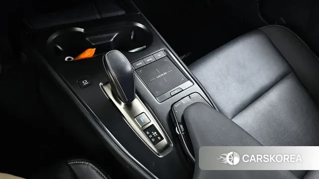 Lexus UX300e id 3043330 из Кореи 19