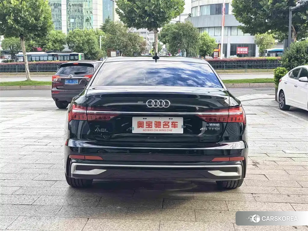 Audi A6L id 4553789 из Китая 14