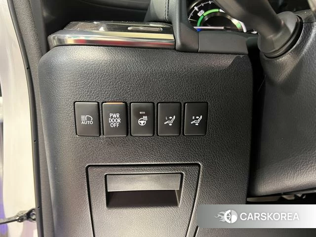 Lexus LM id 3908337 из Китая 24