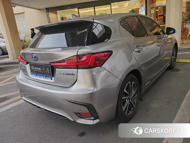 Lexus CT id 4262010 из Китая 16
