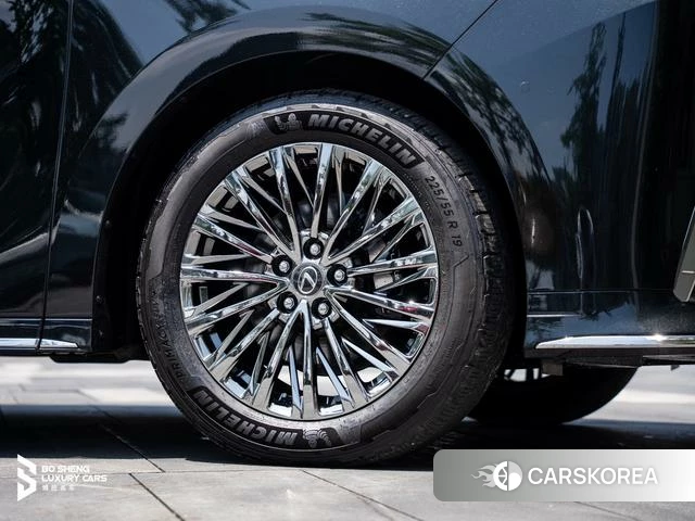 Lexus LM id 4273748 из Китая 49