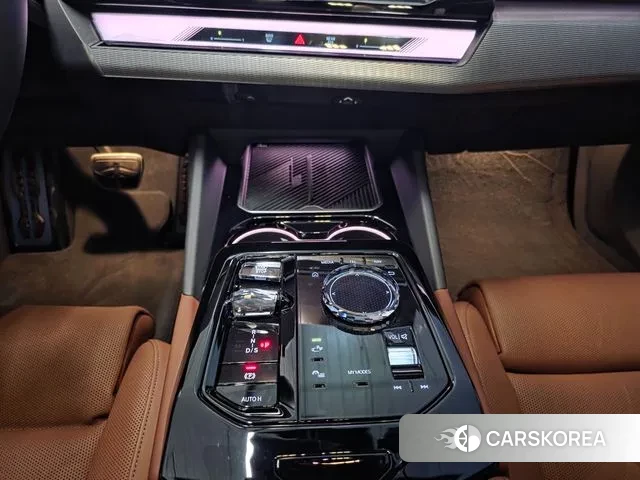 BMW 5 Series (G60) id 3041826 из Кореи 19